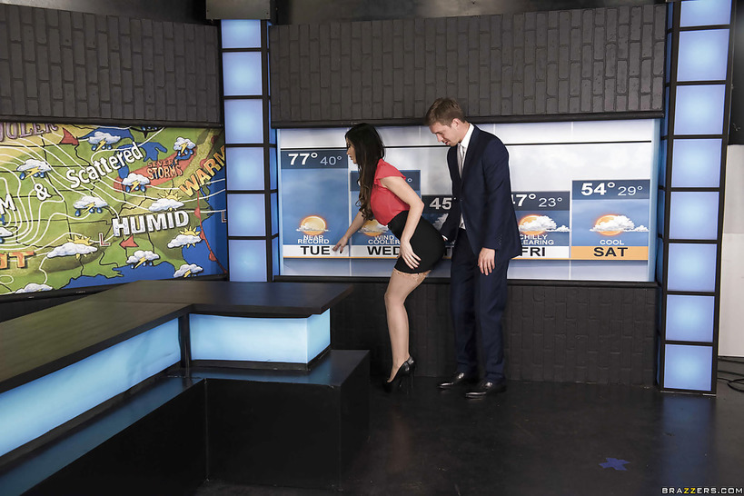 Pornstar Kendall Karson Takes A Cumshot 04