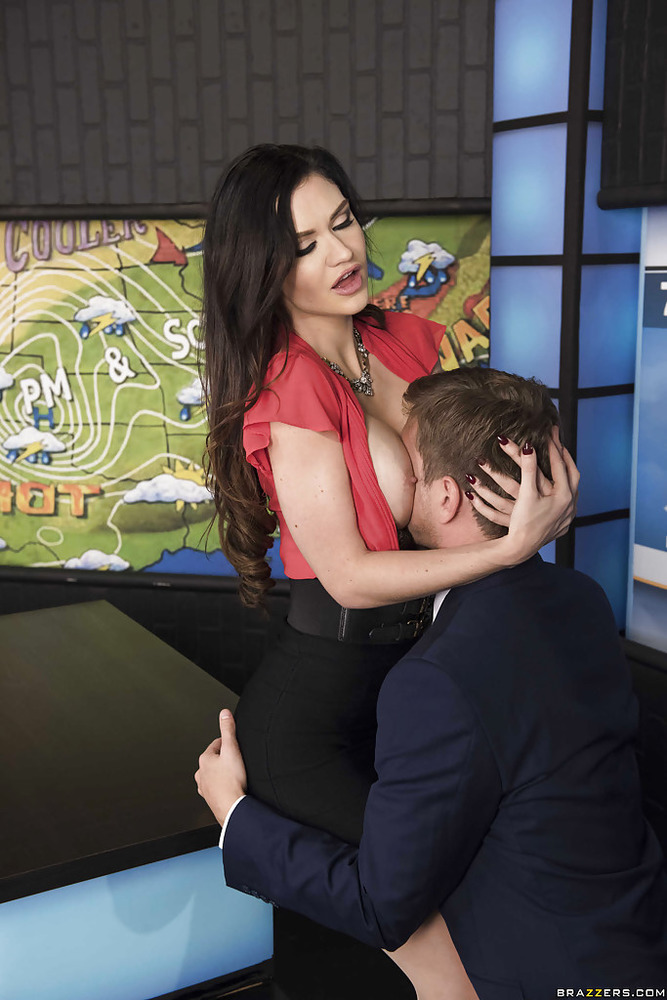 Pornstar Kendall Karson Takes A Cumshot 06