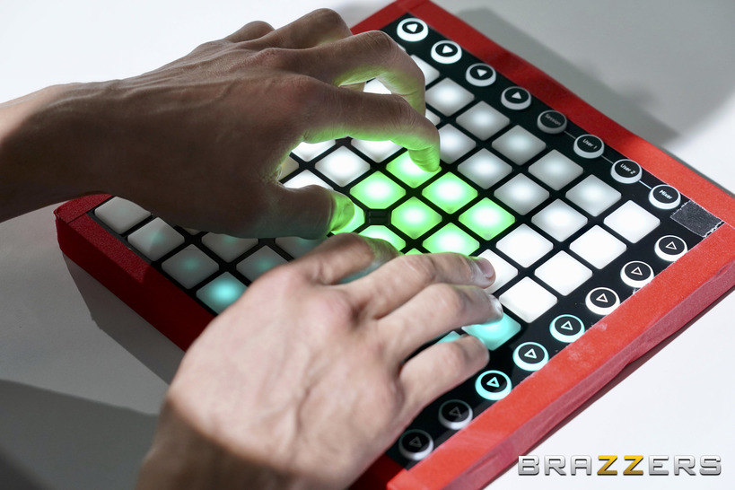 Brazzibots: Uprising Part 4 - 9