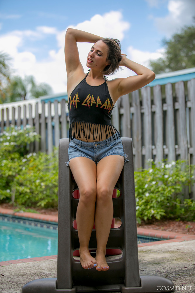 Karly's Little Bikini 00