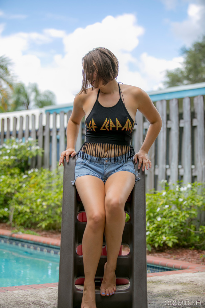 Karly's Little Bikini 01