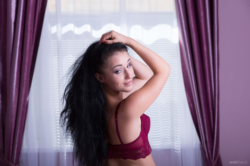 New Girl: Sexy Monica F 08