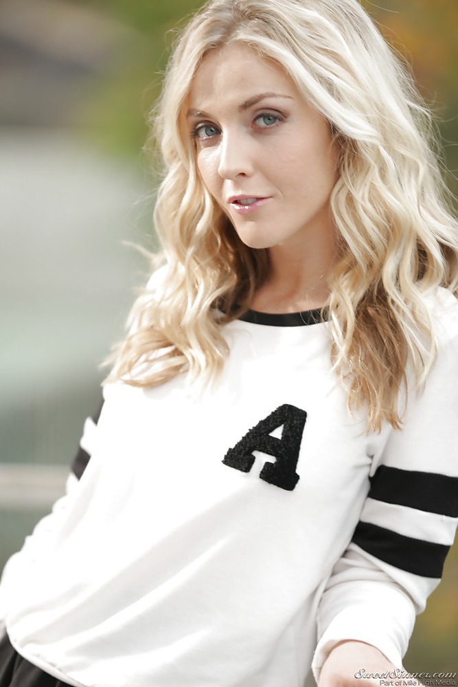 Blonde Pornstar Karla Kush 00