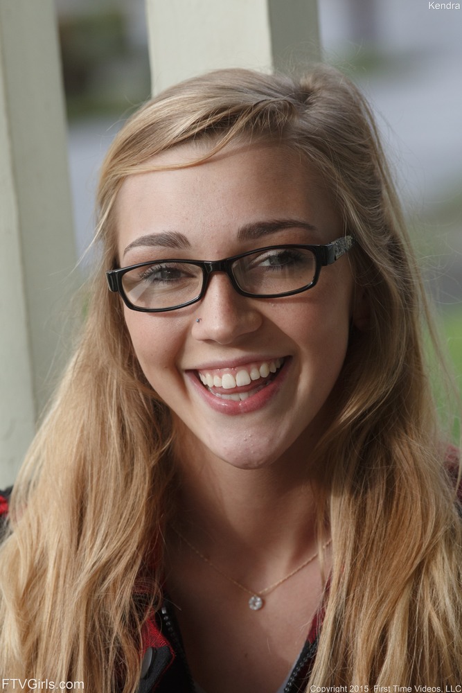 Kendra Sunderland 10