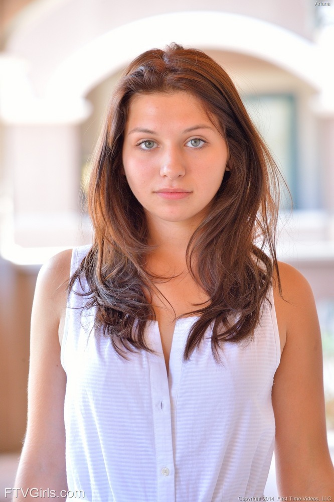 Amateur Ariana 07