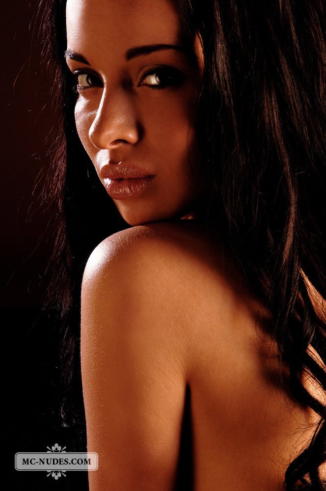 Nancy Beautiful Teen Babe Posing Naked 12