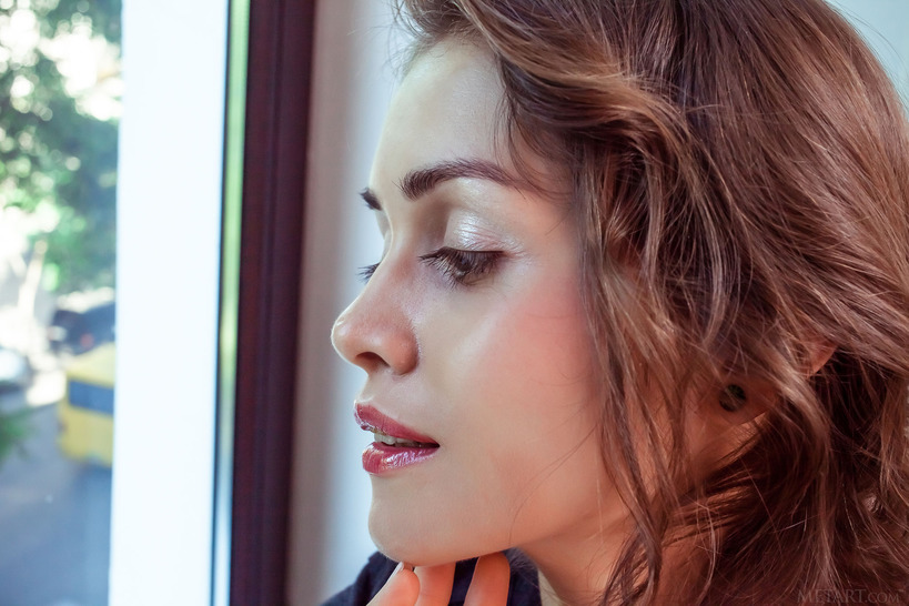 Attractive brunette Maria Espen 00