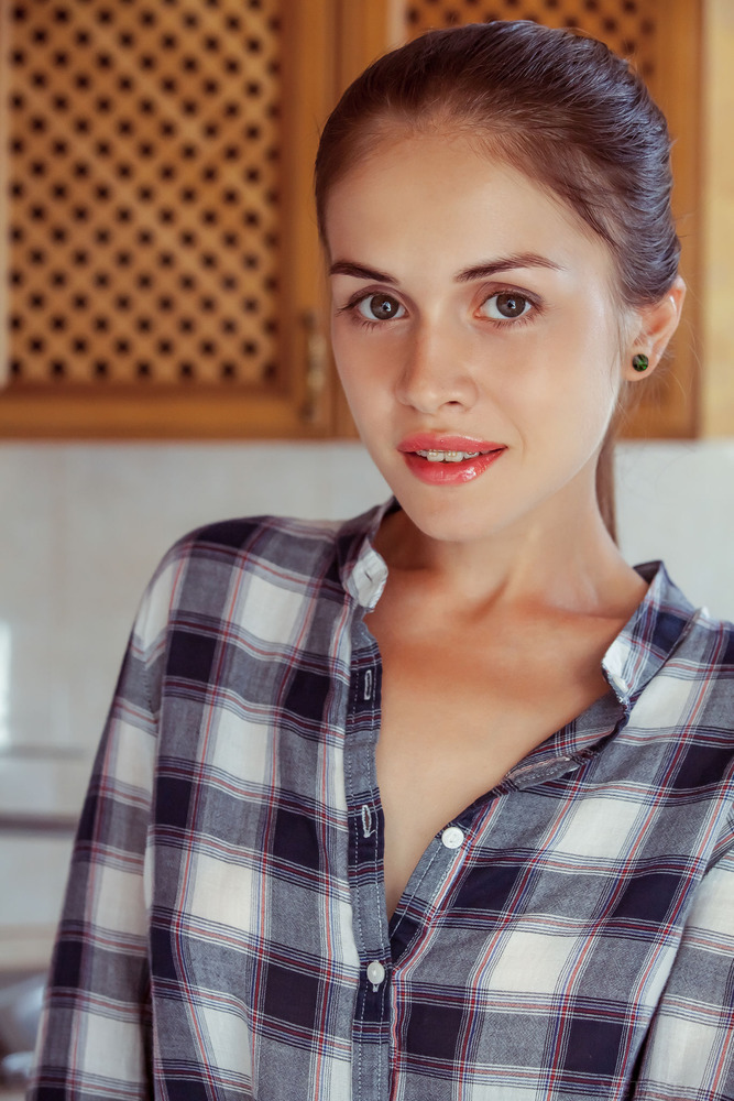 Attractive brunette Maria Espen 04