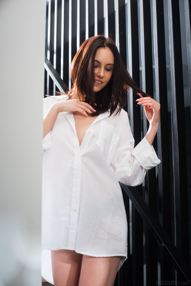 Sexy Sade Mare looks exceptionally 01
