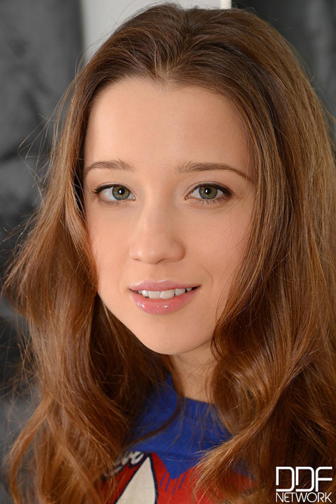 Taissa Shanti Does Deepthroat 00
