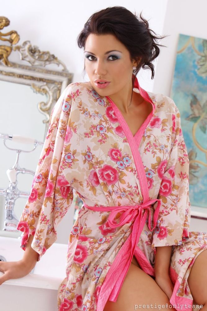 Sexy Brunette Strips And Takes A Hot Bath 02