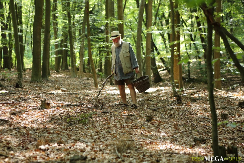 Mushroom hunter picks up blonde pussy 20