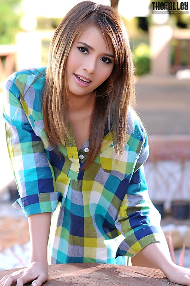 Beautiful Asian Pussy Kathy Cheow Getting Naked 07