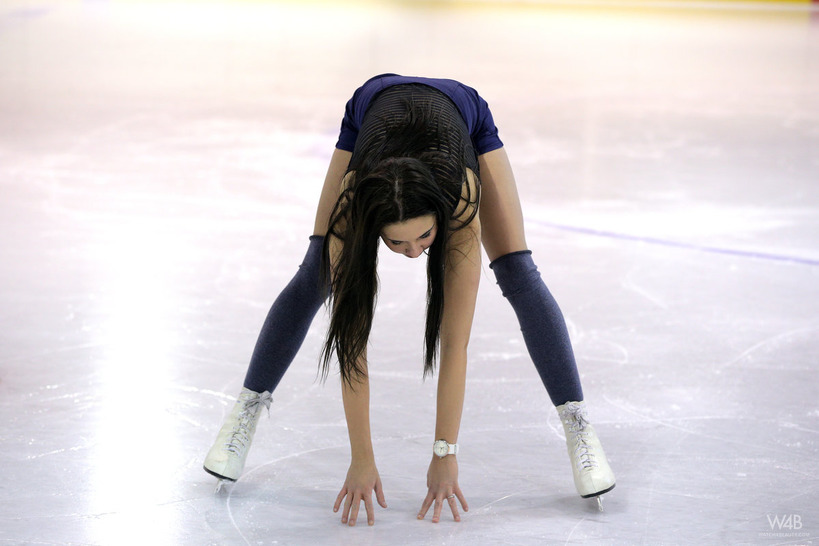 Featuring Andys In Ice Skater 08